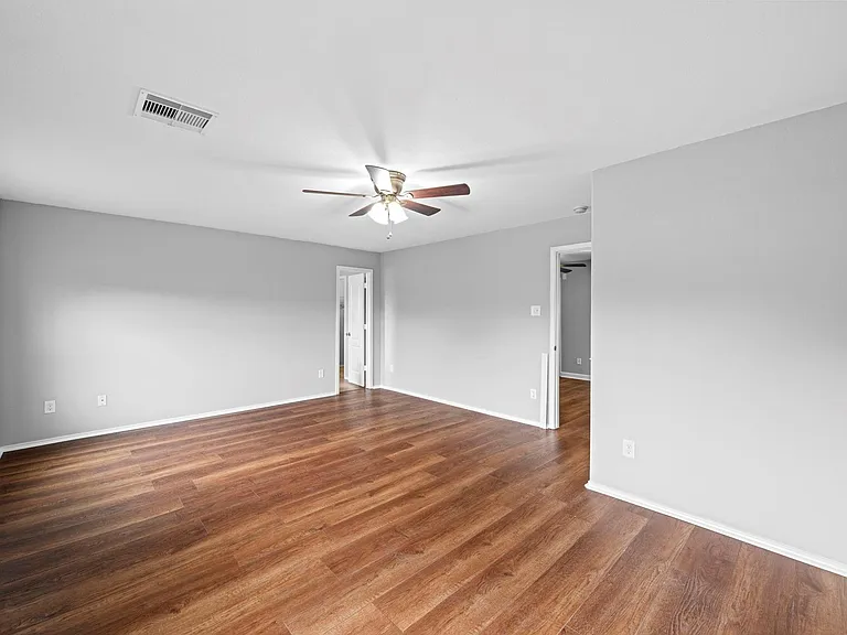 9002 Kerry Prairie Ln — Photo 12