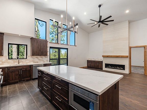 5th image of 15664 Sherwood Dr