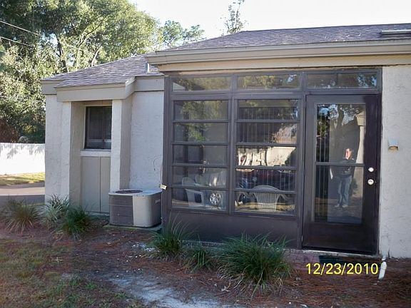 2nd image of 131 Springwood Cir APT B