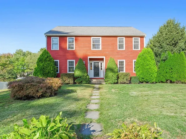 39 Harriman Rd, Hudson, MA 01749