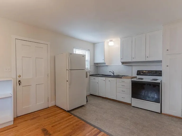 537 Long Ave — Photo 8