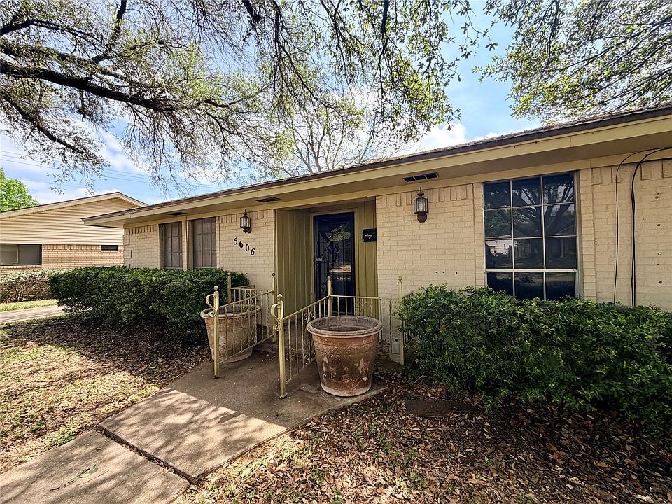 2nd image of 5606 Hawthorne Dr