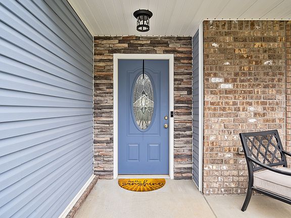 3rd image of 1284 Gentry Dr