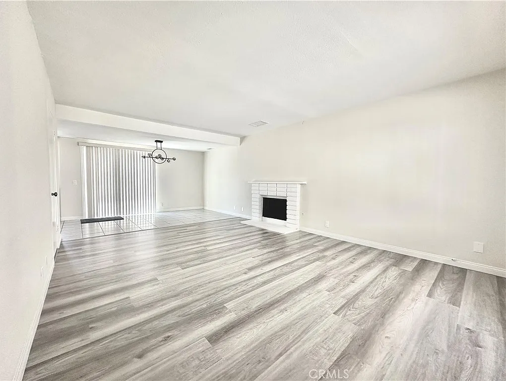 3 bed, 2.5 bath, 1666 sqft, $3,750 — Photo 2