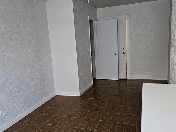 4th image of 260 2nd Ave N APT 3