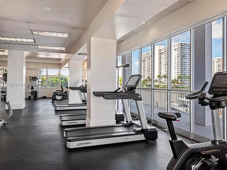18061 Biscayne Blvd #303 — Photo 30