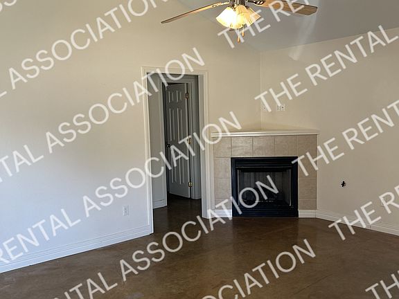 2nd image of 2510 Redwood St