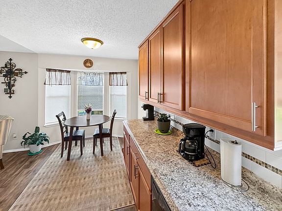 2nd image of 306 Park Pl