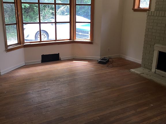 5th image of 2939 N 43rd St
