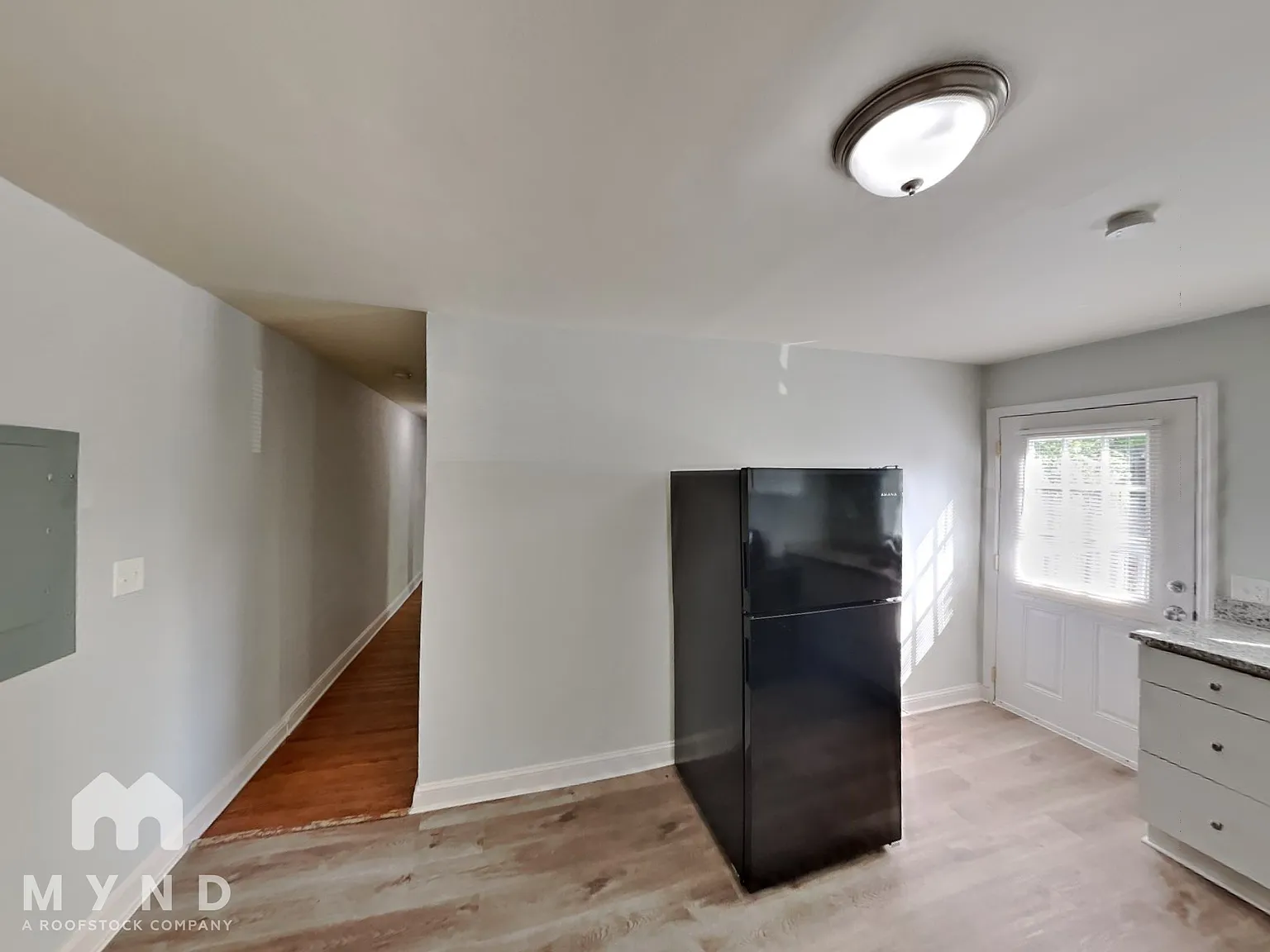 2 bed, 1.0 bath, 816 sqft, $1,390 — Photo 3
