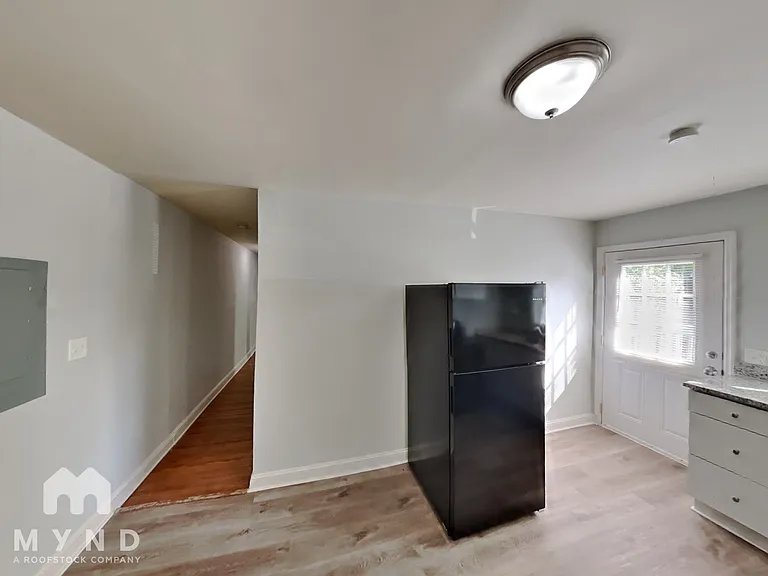 300 Jones St #300 — Photo 3