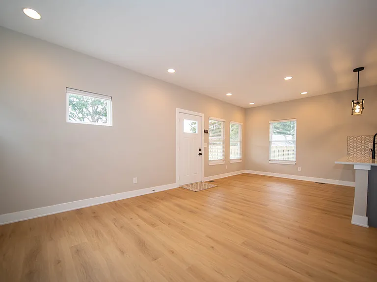 4816 Norwaldo Ave — Photo 8