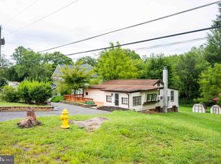 8107 Maplewood Dr, Manassas, VA 20111