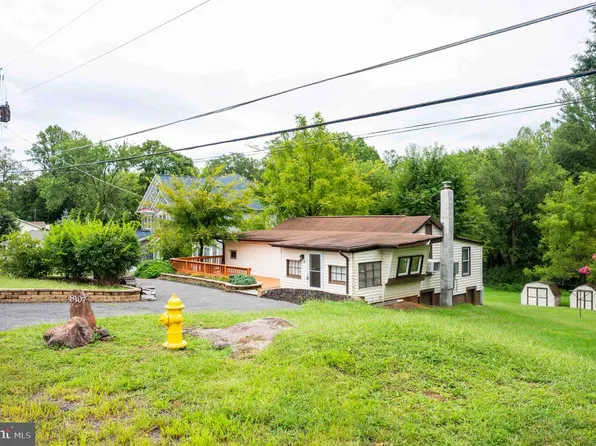 8107 Maplewood Dr, Manassas, VA 20111