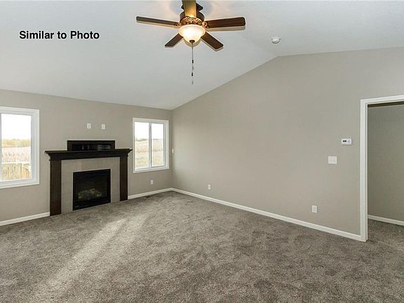 2nd image of 37 NW Gracewood Dr