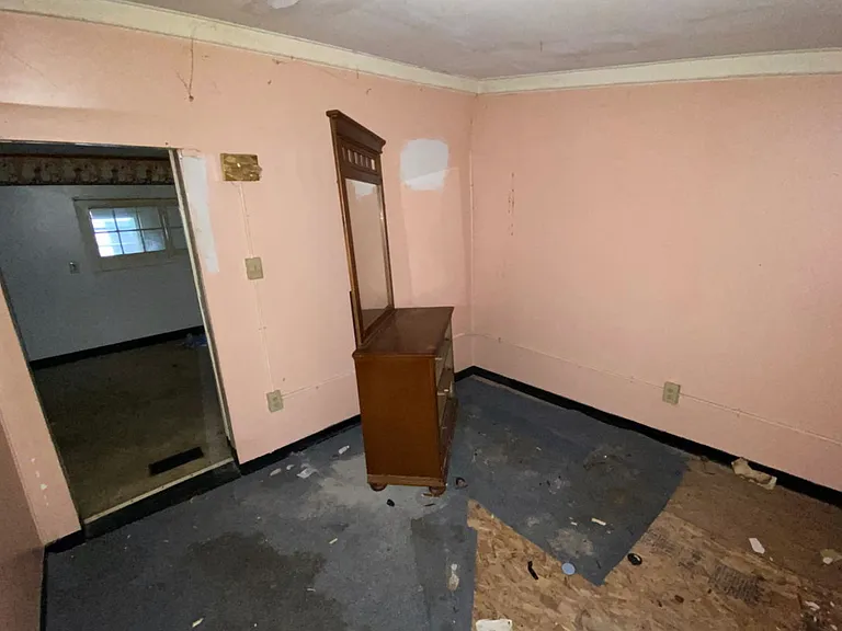533 Higgins St — Photo 39