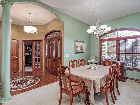 5th image of 6029 S Black Oak Dr