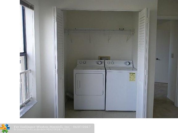 4th image of 2946 S University Dr APT 7203