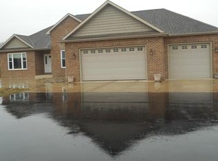 3621 Ridgeview Ln, Waterford, WI 53185