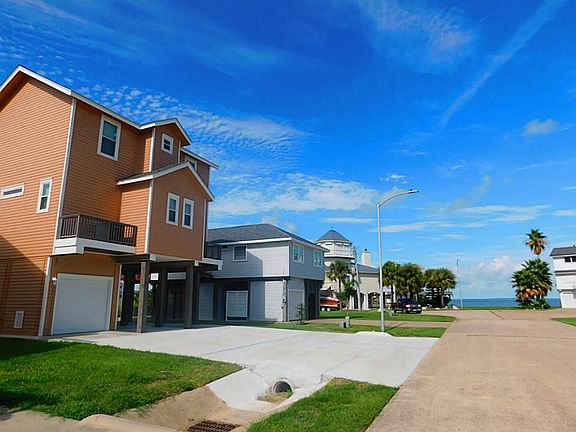 2nd image of 22613 Bay Pointe Dr