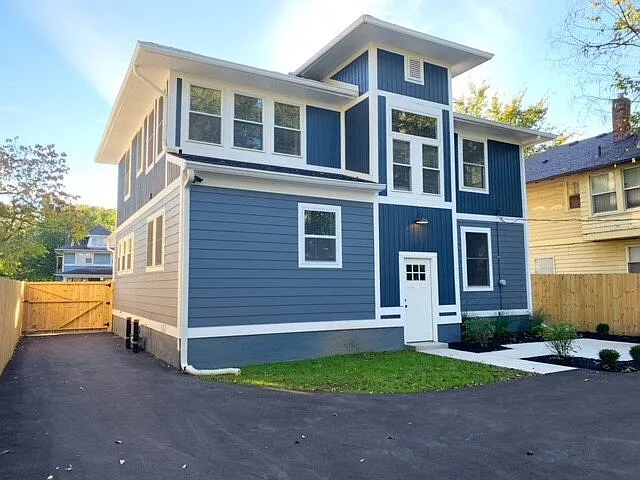 5 bed, 3.5 bath, 3885 sqft, $3,150 — Photo 3