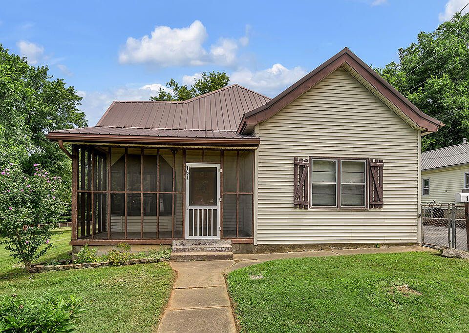 1st image of 151 Minary Ave