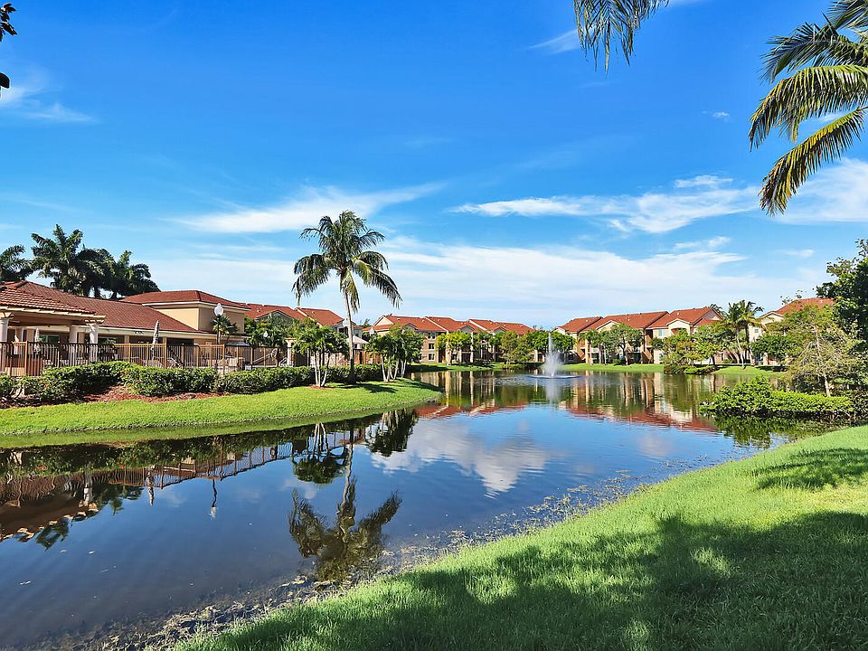 1st image of 418 Villa Cir