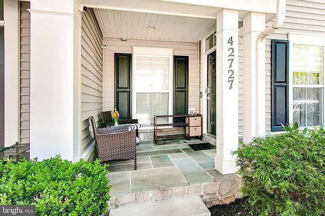 42727 Explorer Dr — Photo 2