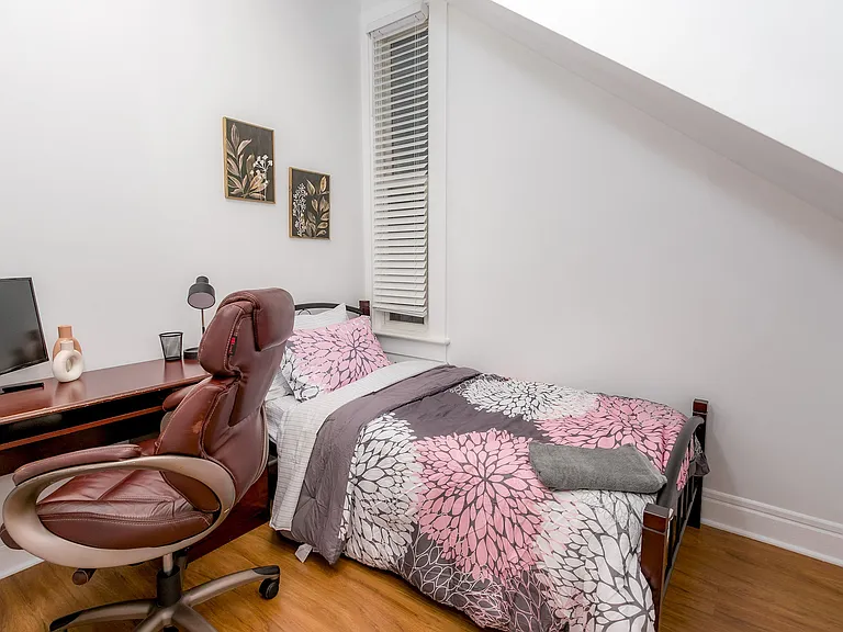 3123 N Southport Ave #1 — Photo 6