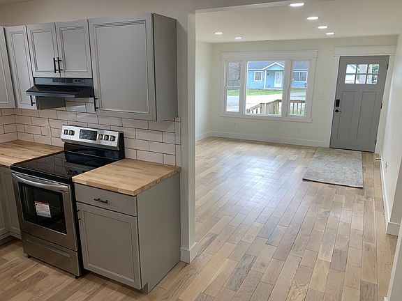 3rd image of 81-83 Oberle Ave