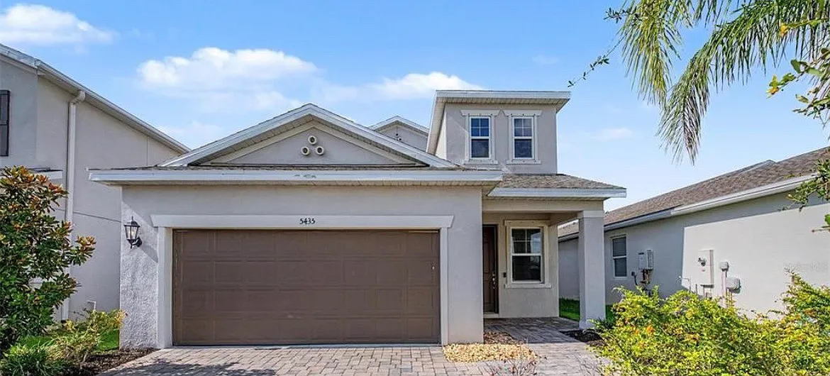 4 bed, 2100 sqft, $2,800 — Photo 1