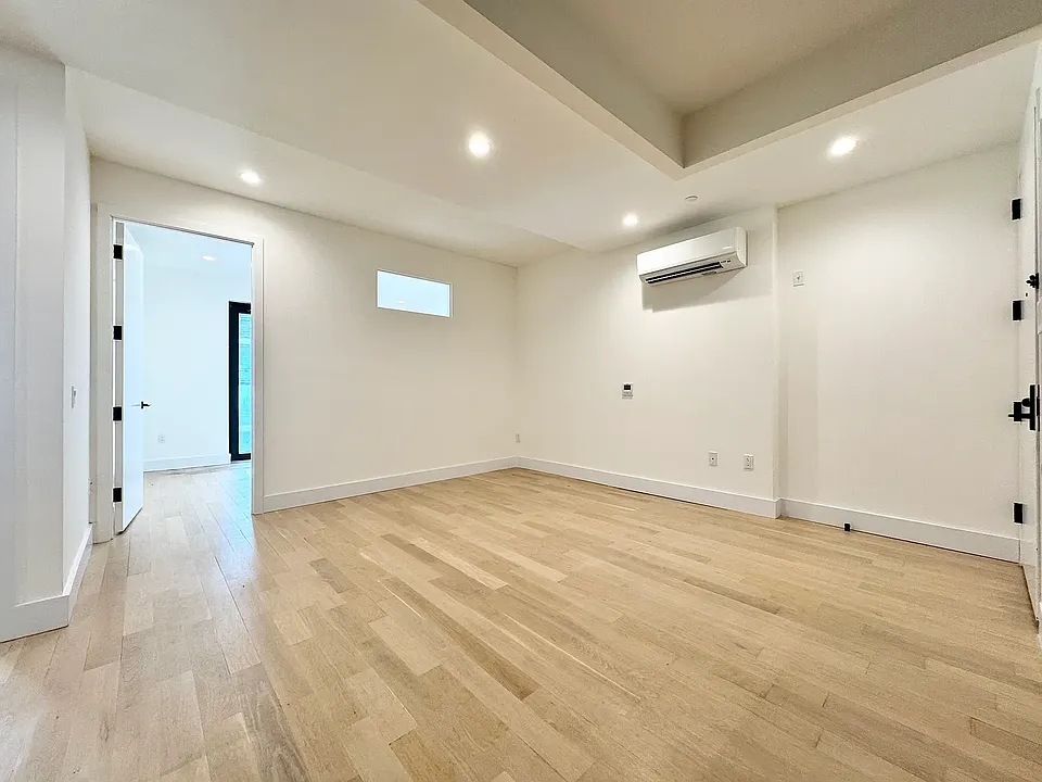 260 Gold St #317