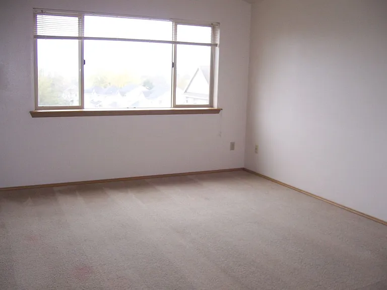 2224 Michigan St — Photo 5