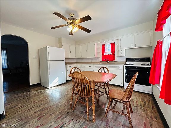 3rd image of 1828 4th St