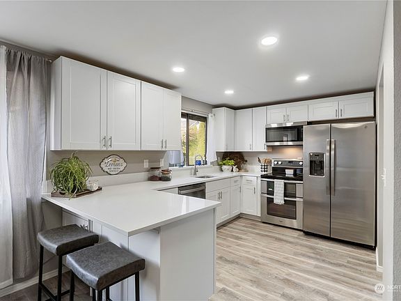 4th image of 15111 63rd Street Ct E