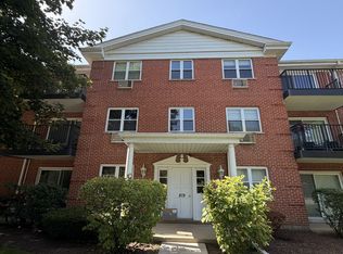 819 E Miner St Unit 3C, Arlington Heights, IL 60004