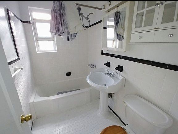 4th image of 20-43 23rd St #2A