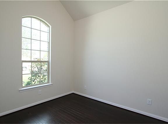  Study with wood floors