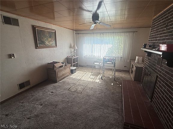 5th image of 1001 Stadium Dr