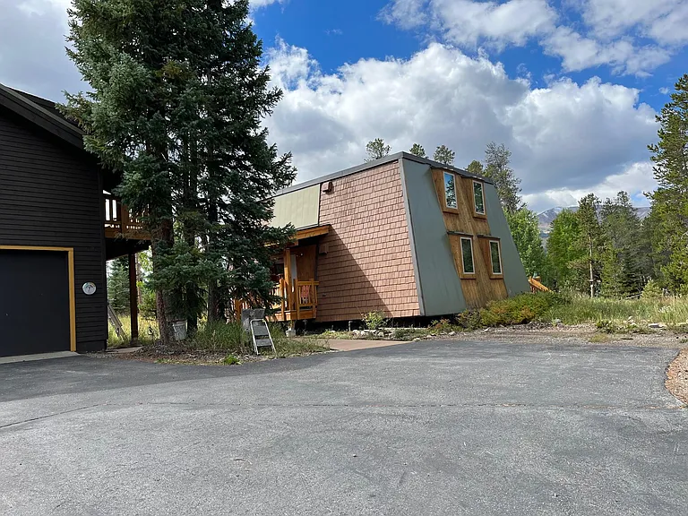 402 Wellington Rd — Photo 8