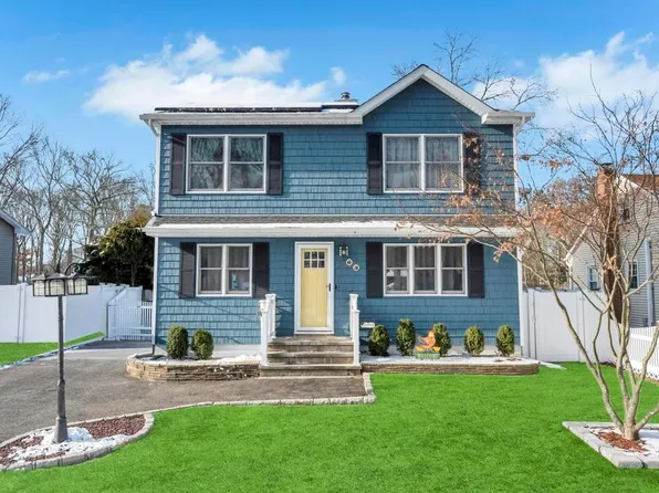 63 Revilo Avenue, Shirley, NY 11967