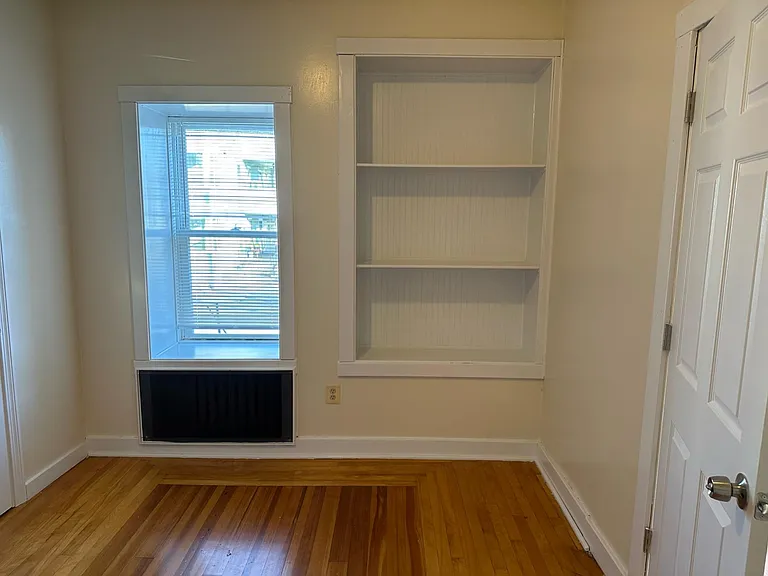 222 Clarendon St — Photo 36