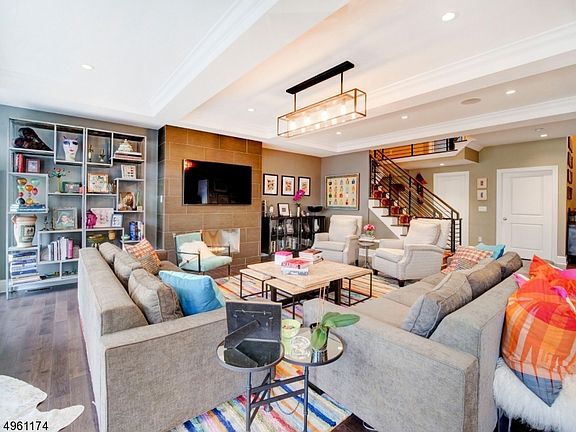 2nd image of 42 Metzger Dr