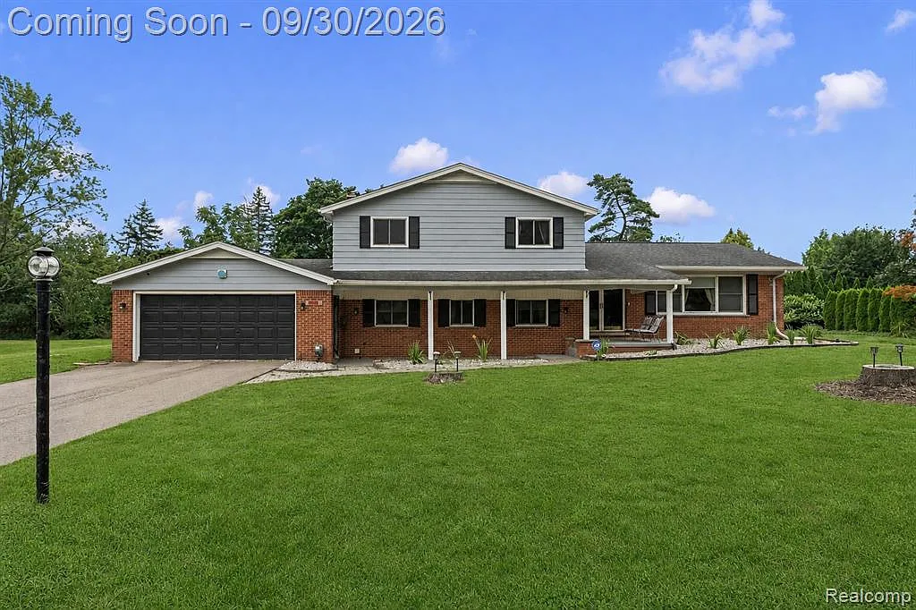 5 bed, 3.0 bath, 2391 sqft, $4,250 — Photo 1