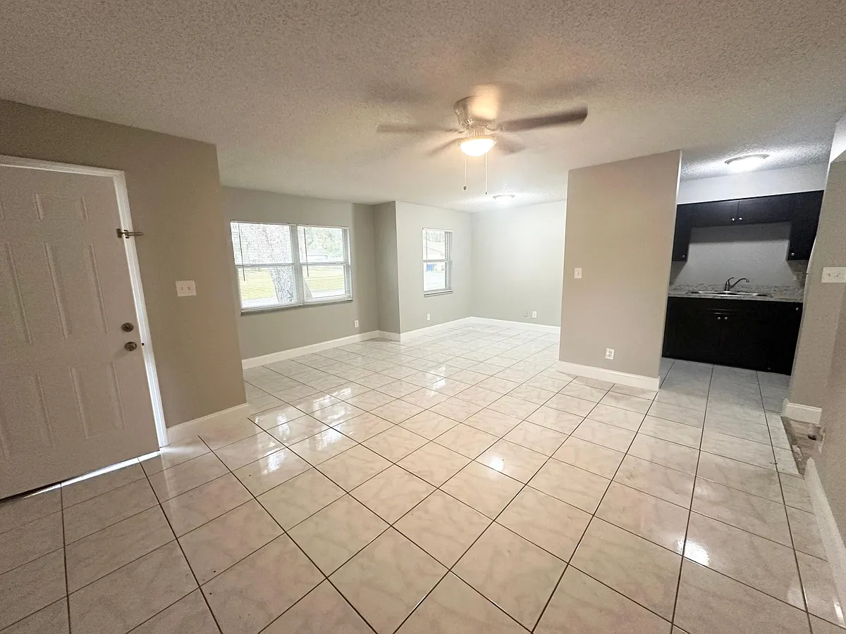 Building Photo - 2121 S San Gully Rd #15