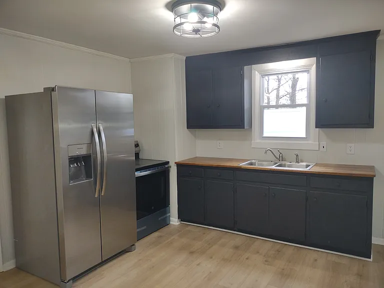 143 Morrison St #2 — Photo 3