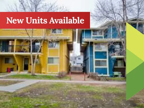 2200 Woodview Dr SW, Calgary, AB T2W 3N6