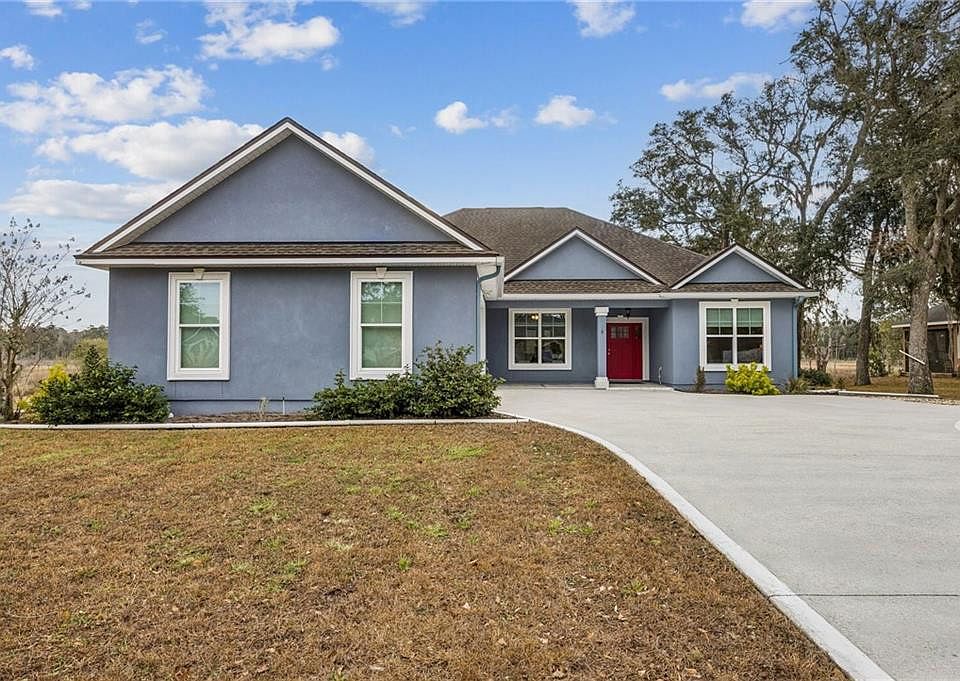 1st image of 15 Deerwood Cir