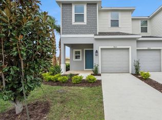 7621 Waterscape Dr, Groveland, FL 34736