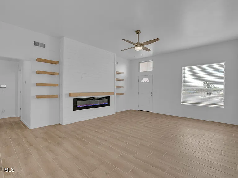 13095 Emerald Hills Ave — Photo 4